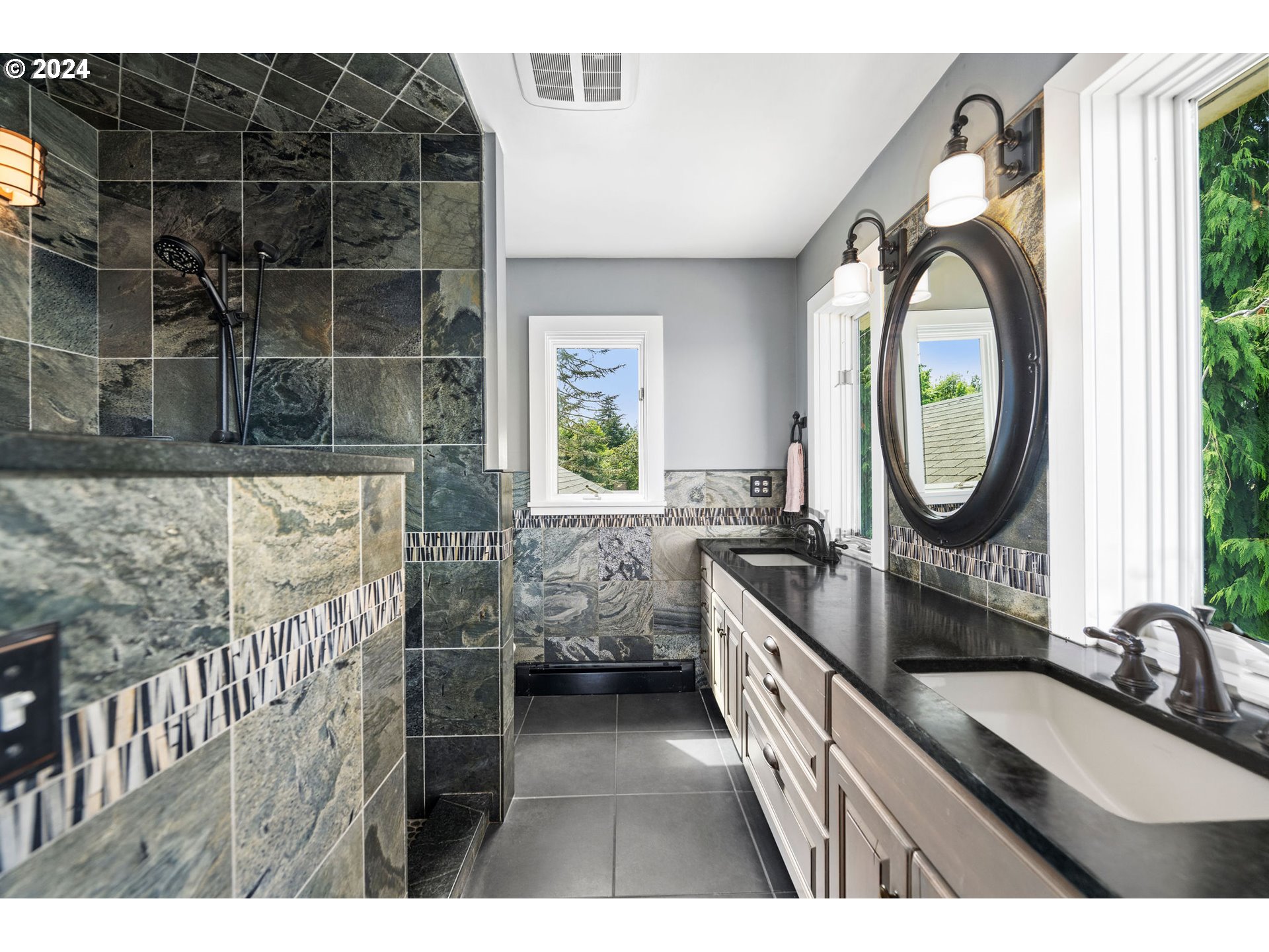 92992 Labeck Road Astoria, OR 97103 - Photo 37 of 48 Attached Bathroom #1