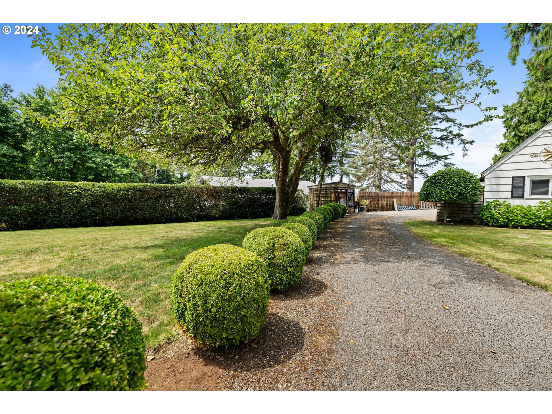 92992 Labeck Road Astoria, OR 97103 - Photo 9 of 48 Driveway