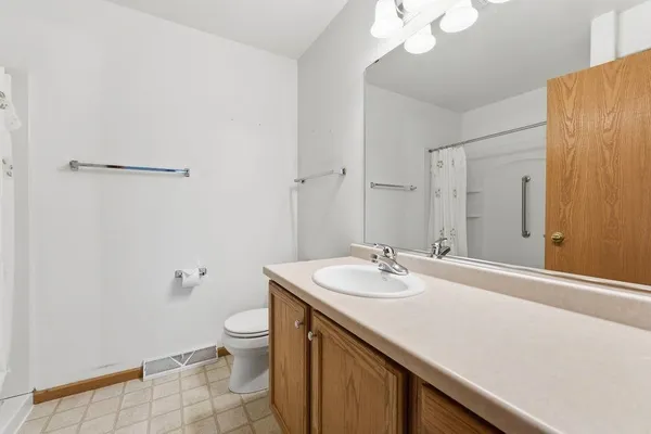 $259,900 | 1399 West South Park Avenue, Oshkosh, WI 54902