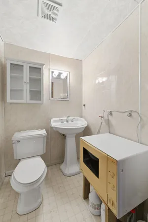 $259,900 | 1399 West South Park Avenue, Oshkosh, WI 54902