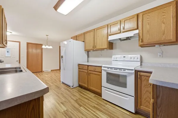 $259,900 | 1399 West South Park Avenue, Oshkosh, WI 54902