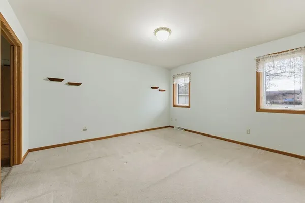 $259,900 | 1399 West South Park Avenue, Oshkosh, WI 54902