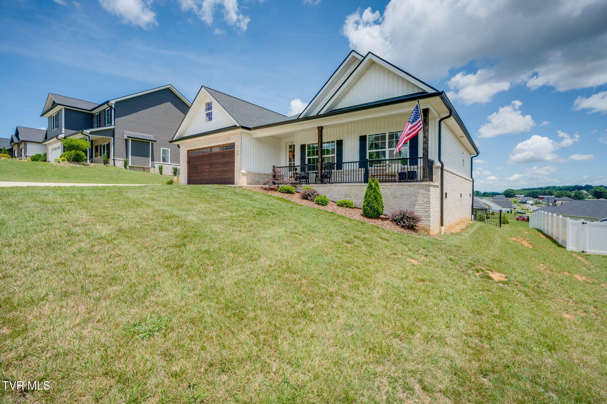 122 Bob Ford Road Jonesborough, TN 37659 - Photo 2 of 36 003