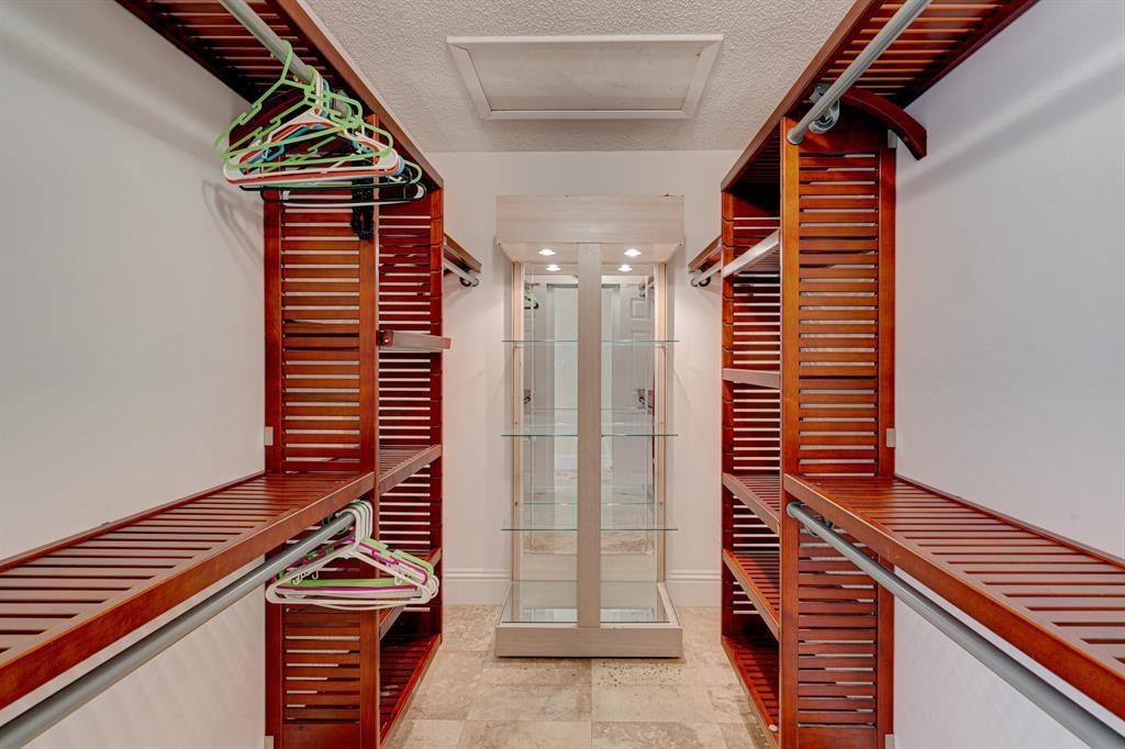 8410 Brussels Way Boca Raton, FL 33434 - Photo 24 of 69 MASTER WALK IN CLOSET