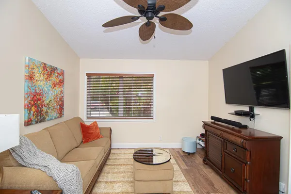 $6,500 | 8410 Brussels Way, Boca Raton, FL 33434