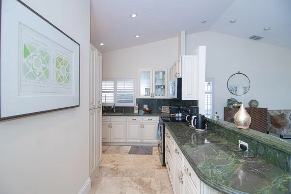 $6,500 | 8410 Brussels Way, Boca Raton, FL 33434
