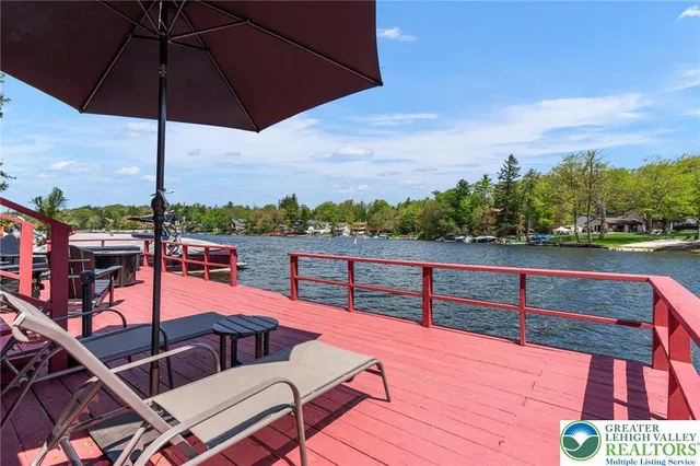 a view of a terrace with sitting area