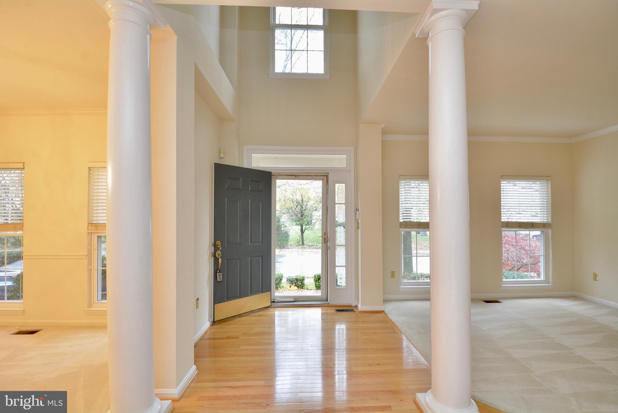 6153 Deer Ridge Trail Springfield, VA 22150 - Photo 4 of 58 Foyer