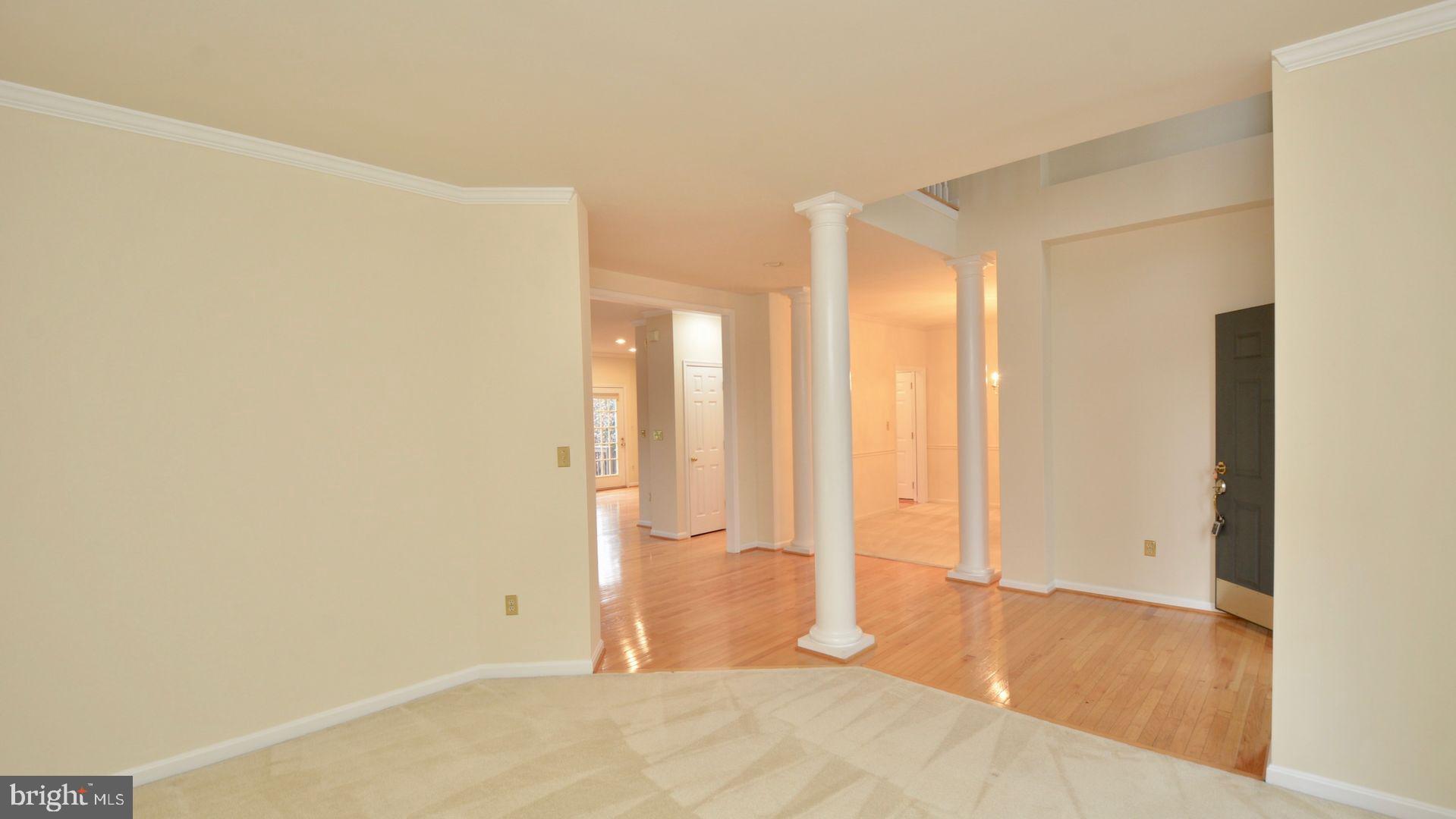6153 Deer Ridge Trail Springfield, VA 22150 - Photo 5 of 58 Living Room