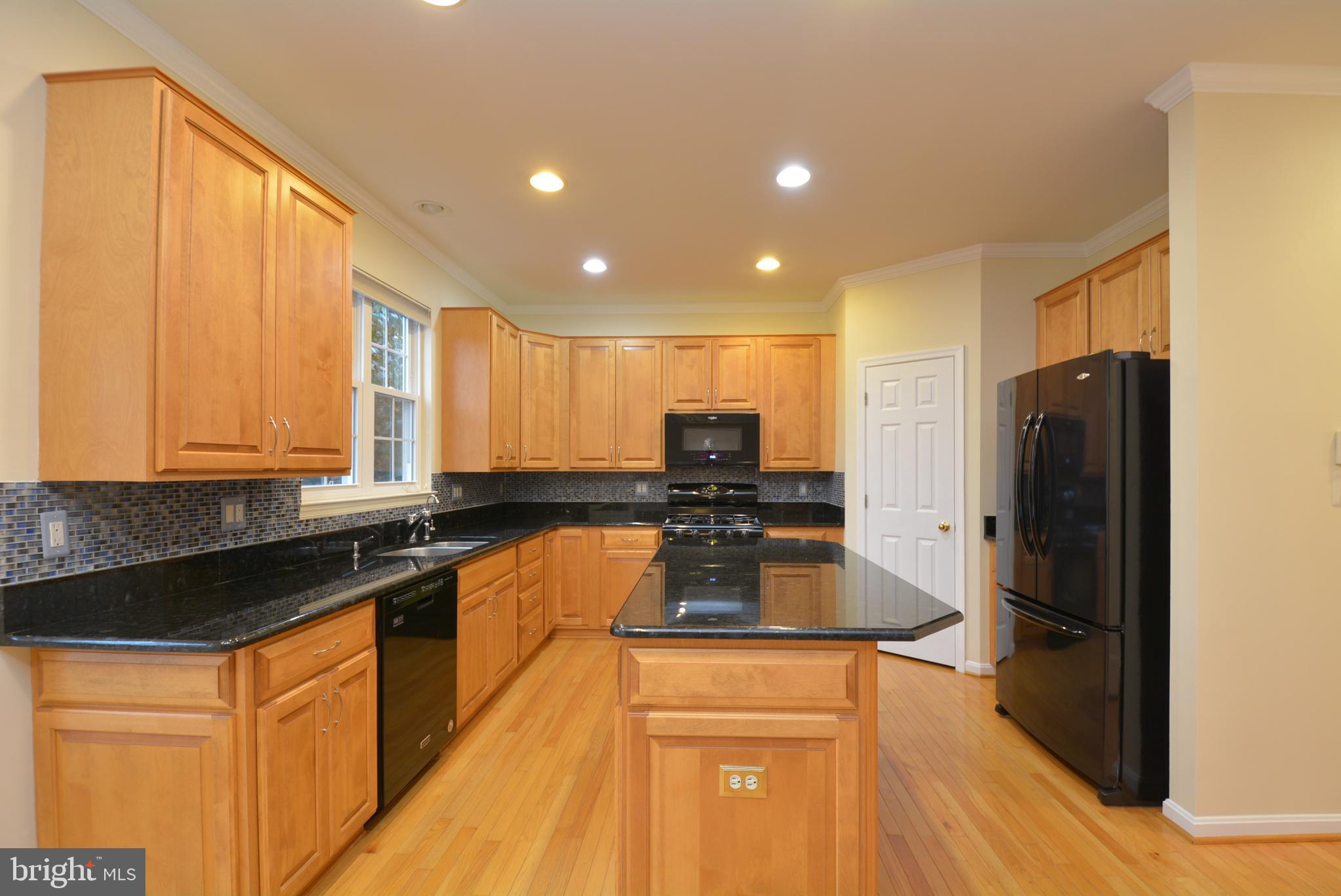 6153 Deer Ridge Trail Springfield, VA 22150 - Photo 8 of 58 Kitchen