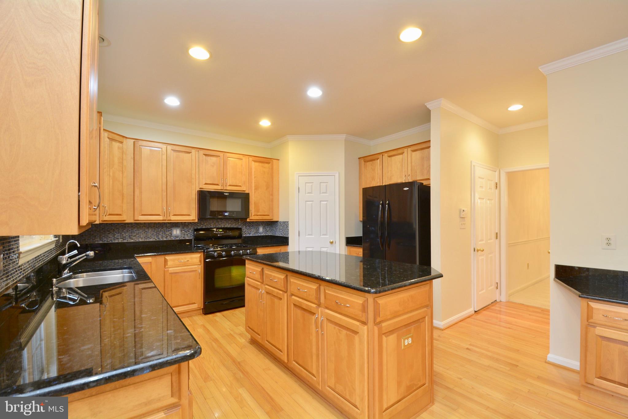 6153 Deer Ridge Trail Springfield, VA 22150 - Photo 9 of 58 Kitchen