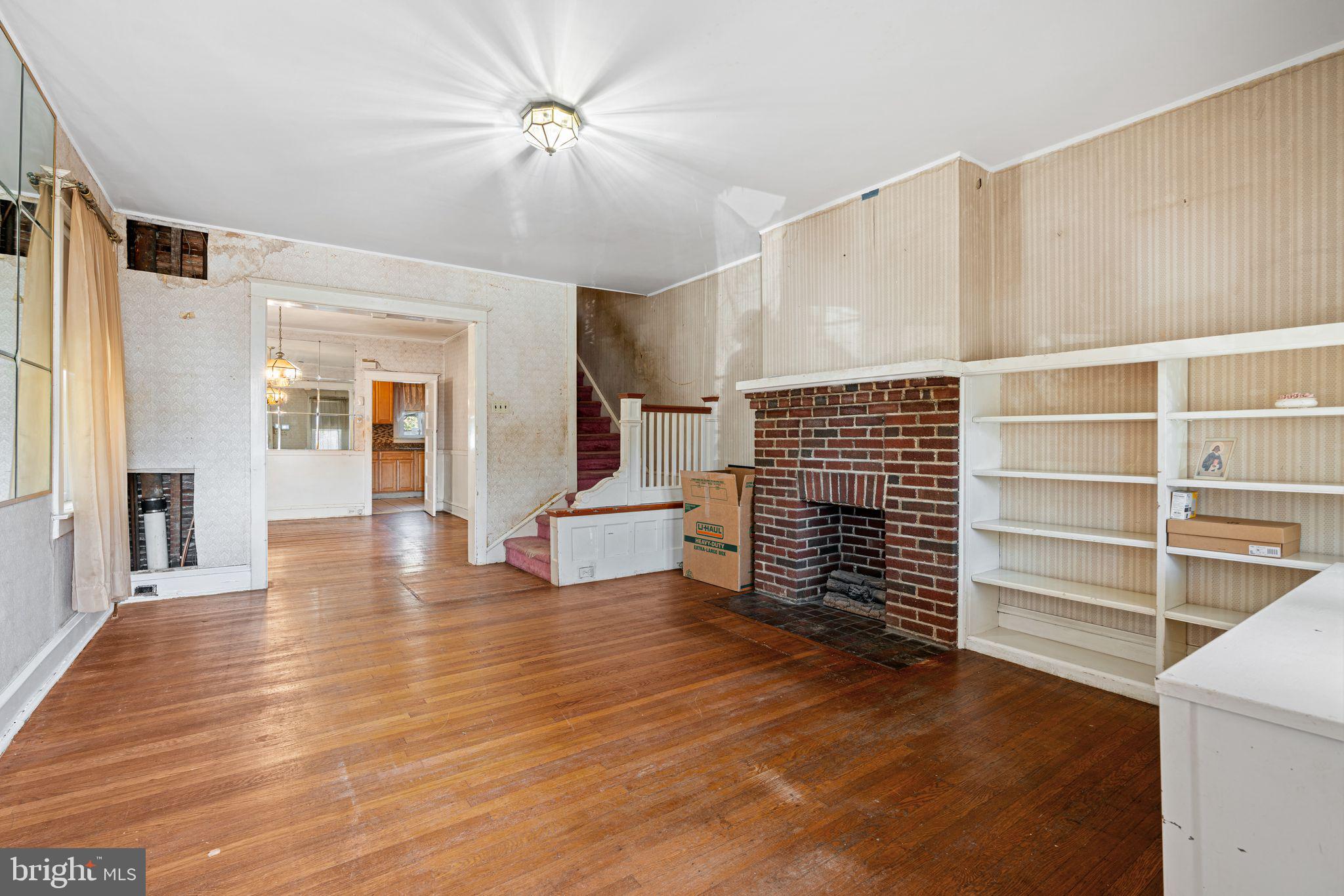 305 Vernon Road Philadelphia, PA 19119 - Photo 2 of 15 Gallery Image 2