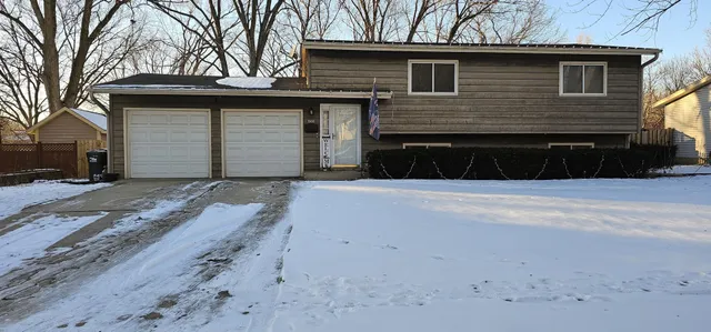 $344,900 | 968 Coventry Lane, Crystal Lake, IL 60014