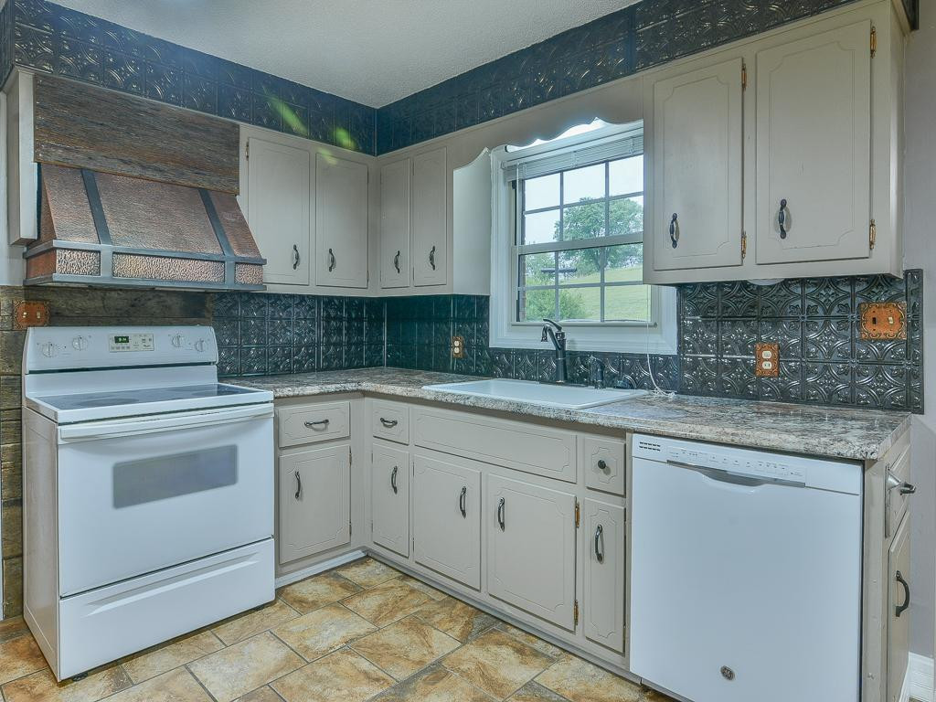 608 Walnut Grove Road Bluff City, TN 37618 - Photo 11 of 36 Kitchen