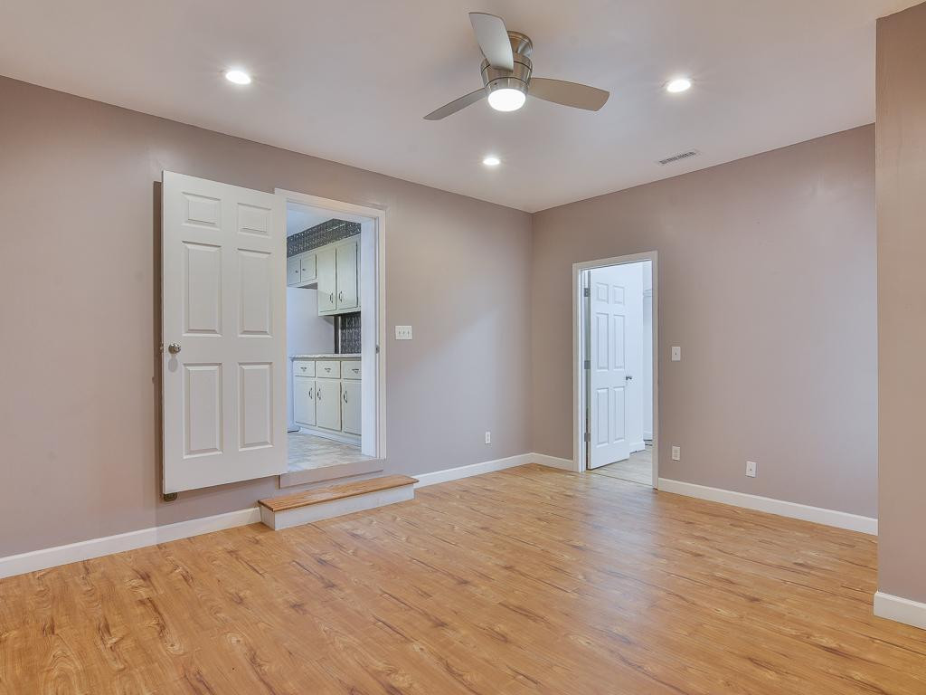 608 Walnut Grove Road Bluff City, TN 37618 - Photo 16 of 36 Master Suite