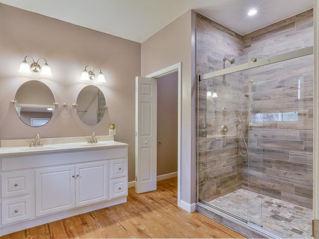 608 Walnut Grove Road Bluff City, TN 37618 - Photo 17 of 36 Master Bath
