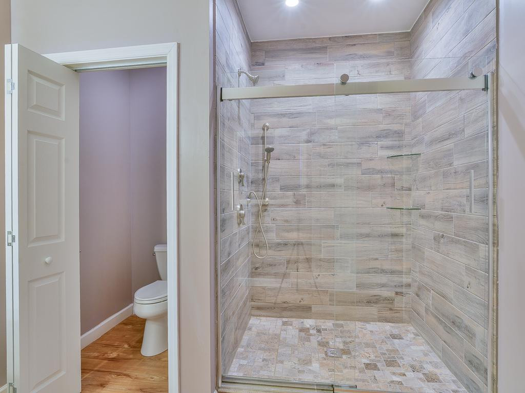 608 Walnut Grove Road Bluff City, TN 37618 - Photo 18 of 36 Master Bath