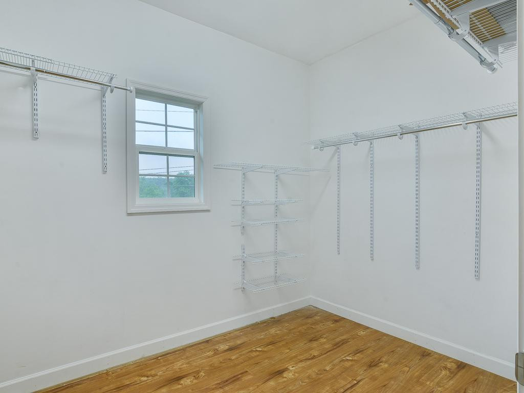 608 Walnut Grove Road Bluff City, TN 37618 - Photo 19 of 36 Master Walkin Closet