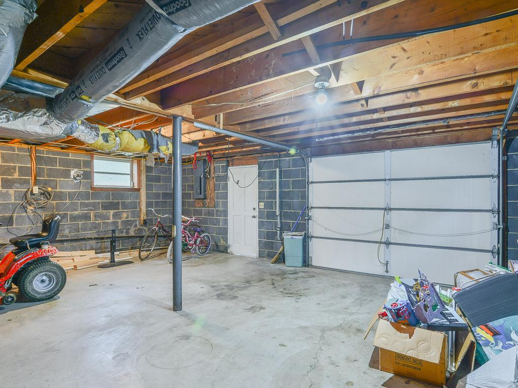 608 Walnut Grove Road Bluff City, TN 37618 - Photo 28 of 36 Garage