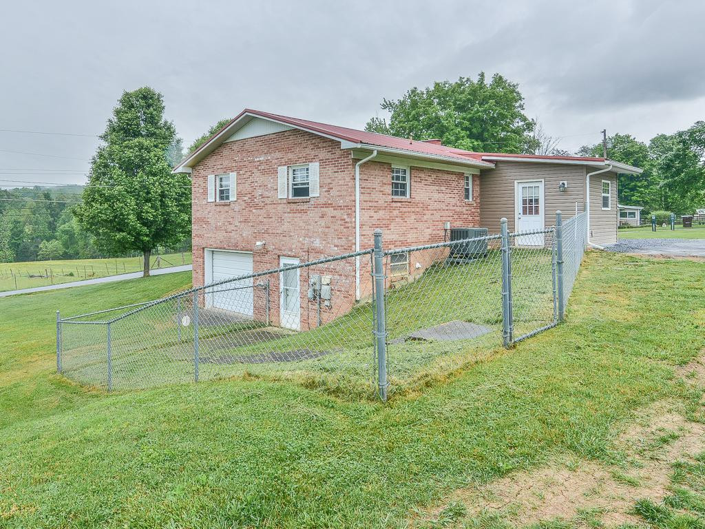 608 Walnut Grove Road Bluff City, TN 37618 - Photo 29 of 36 Photo 29