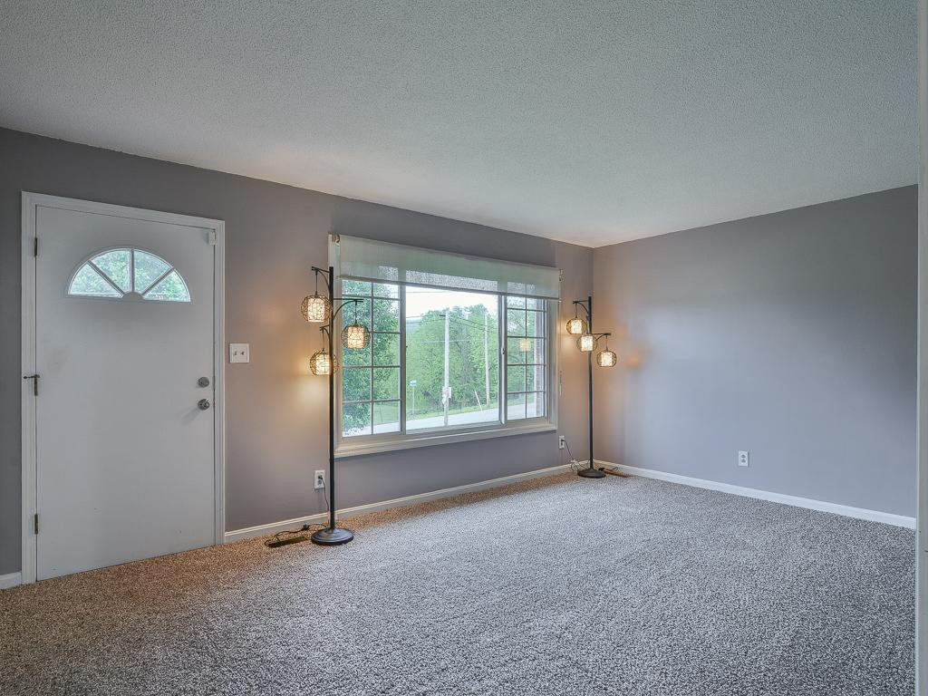 608 Walnut Grove Road Bluff City, TN 37618 - Photo 7 of 36 Living Room