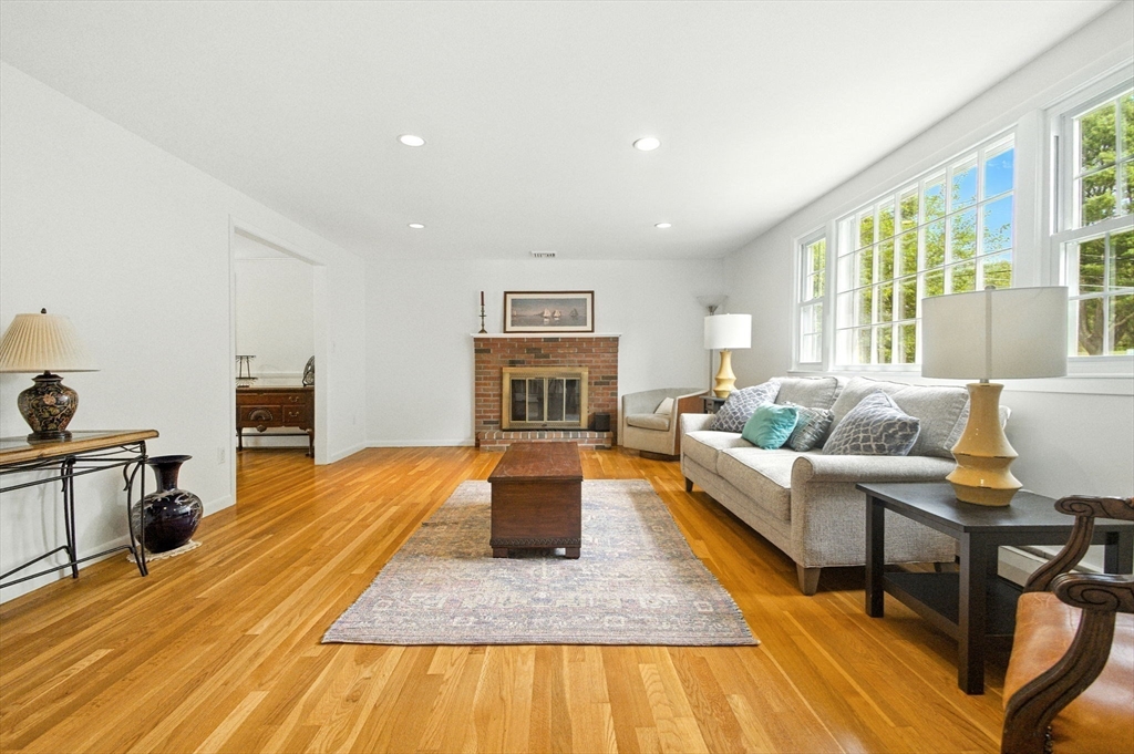 5 Brookside Circle Acton, MA 01720 - Photo 4 of 42