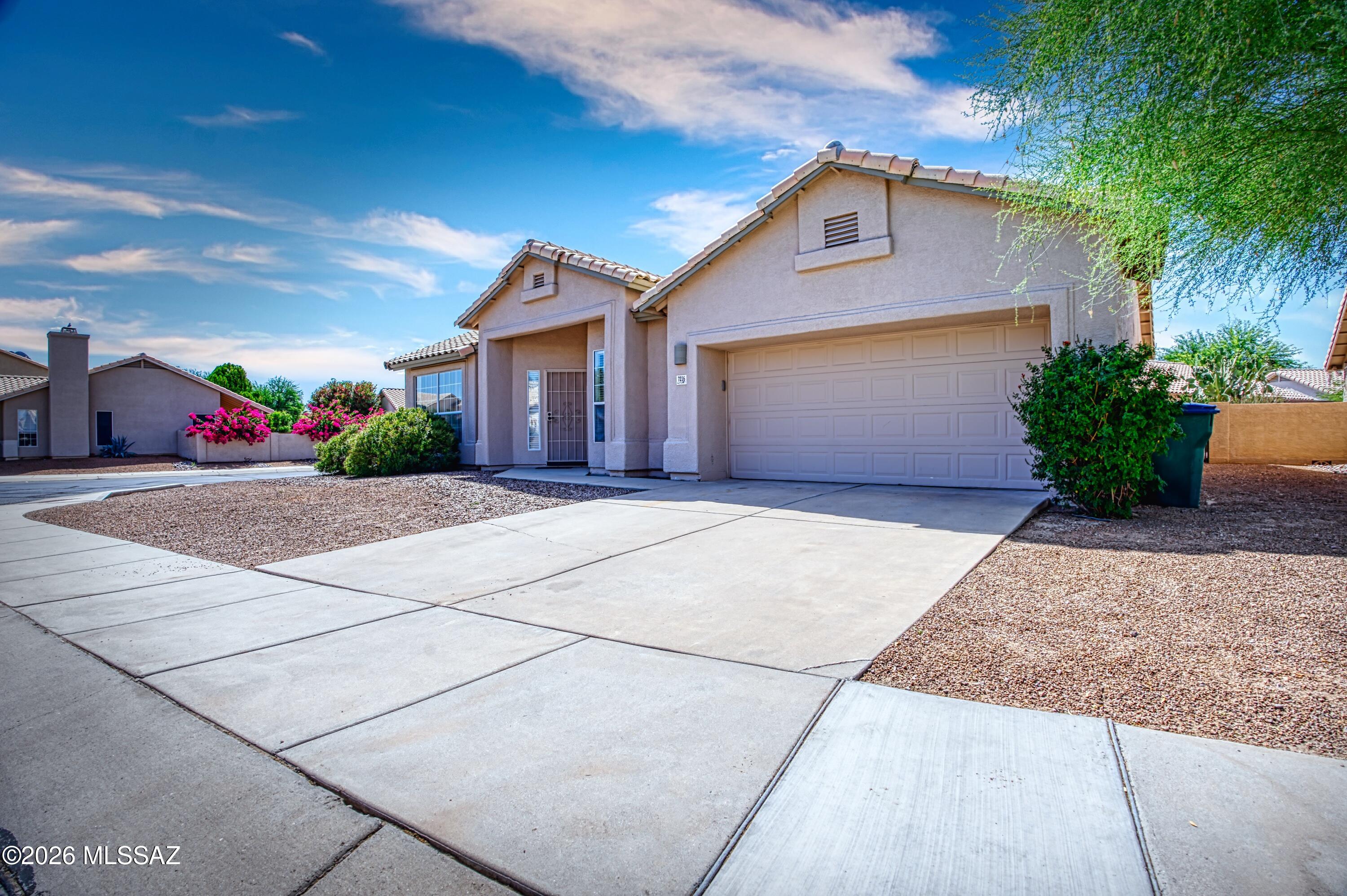 7216 West Rivulet Drive Tucson, AZ 85743 - Photo 2 of 39