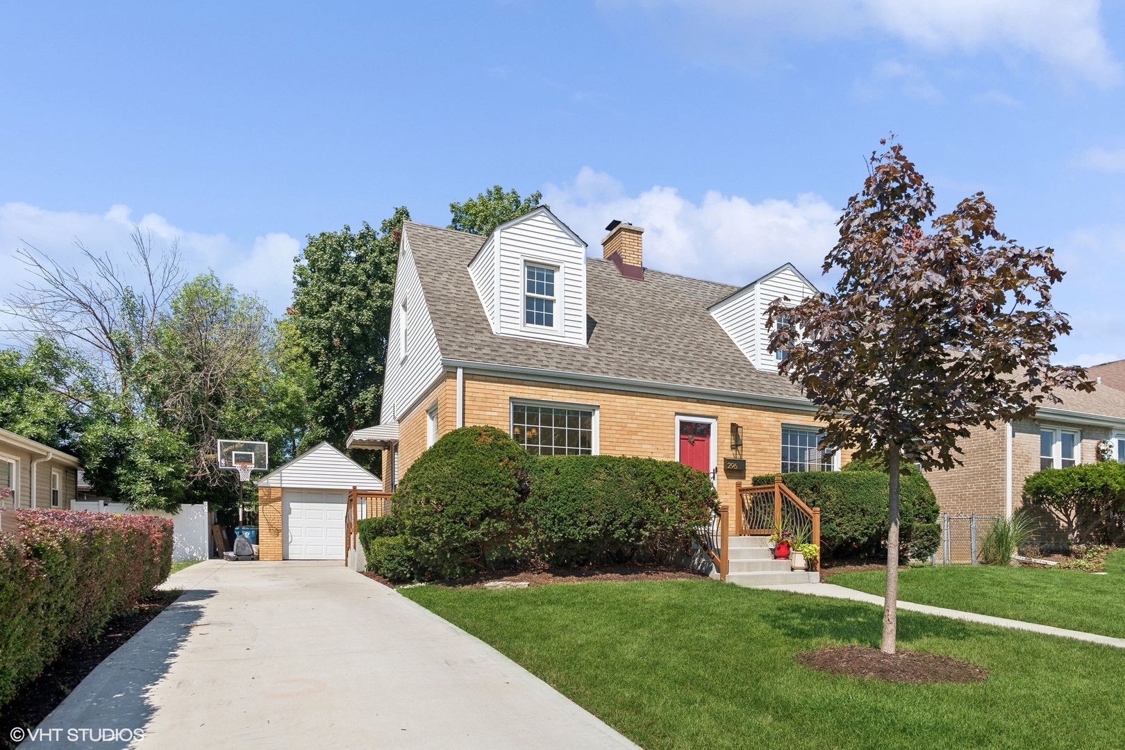 296 Ridgeland Avenue Elmhurst, IL 60126 - Photo 1 of 37