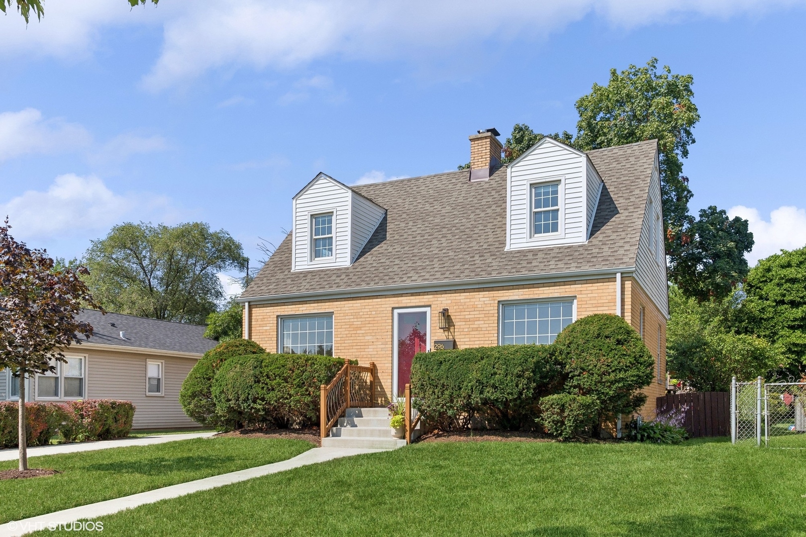 296 Ridgeland Avenue Elmhurst, IL 60126 - Photo 2 of 37