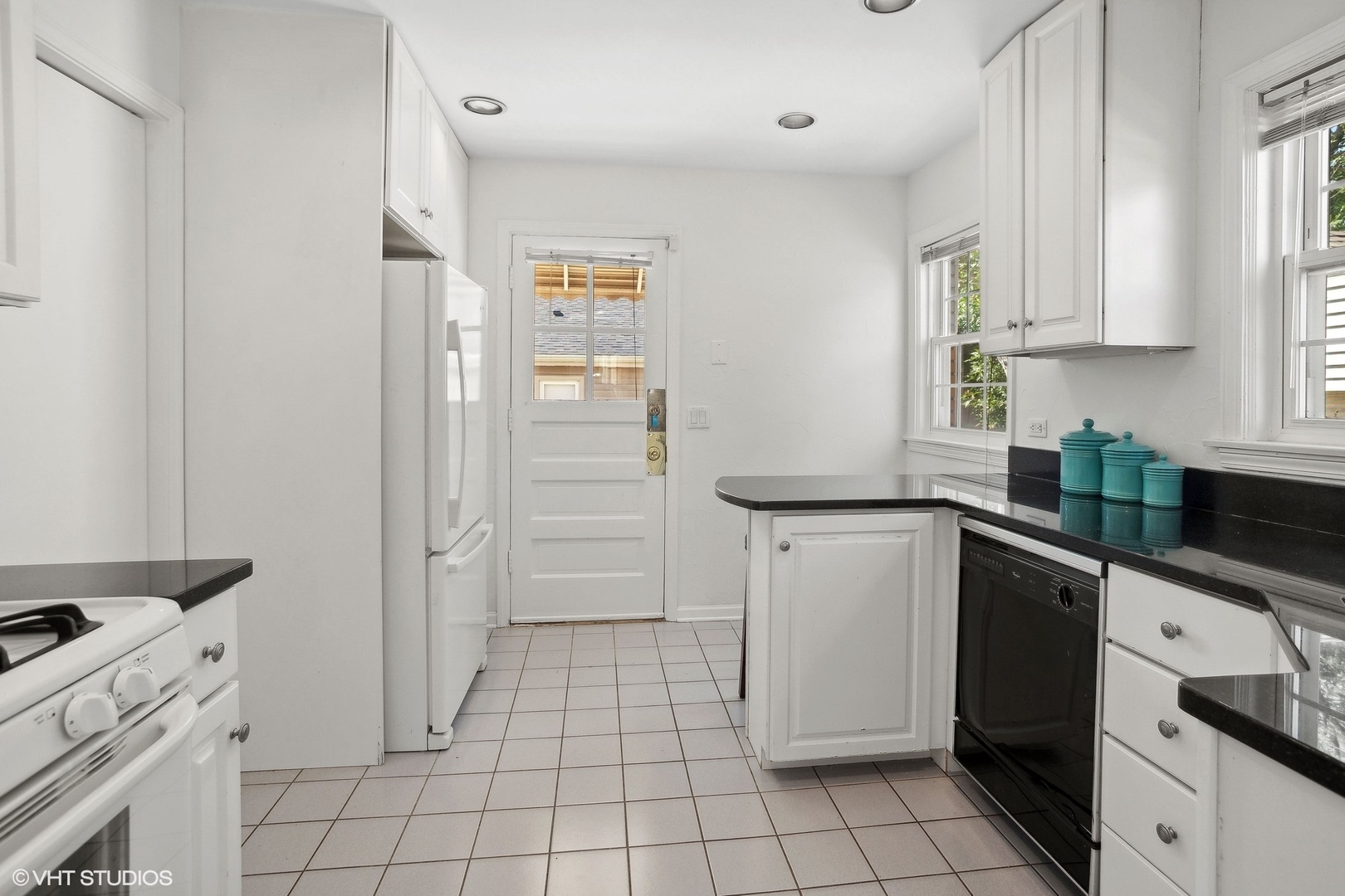296 Ridgeland Avenue Elmhurst, IL 60126 - Photo 9 of 37