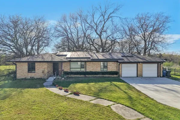 $1,300,000 | 611 Ferris Road, Lancaster, TX 75146