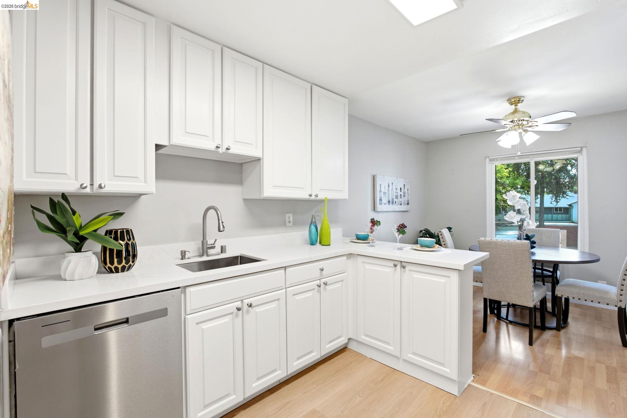 4081 Clayton Road, Unit 209 Concord, CA 94521 - Photo 14 of 47 Kitchen