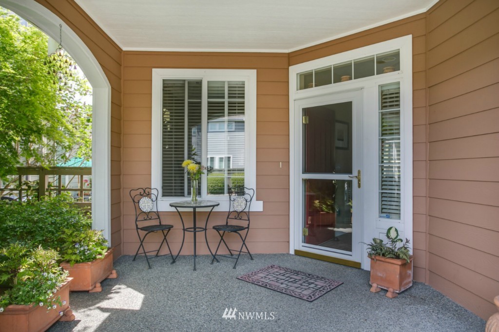 4611 Northeast 5th Place Renton, WA 98059 - Photo 2 of 23