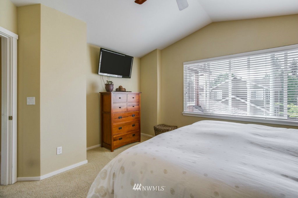 4611 Northeast 5th Place Renton, WA 98059 - Photo 12 of 23