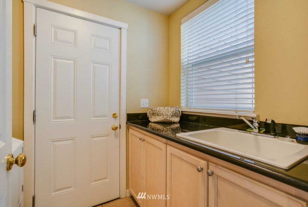 4611 Northeast 5th Place Renton, WA 98059 - Photo 18 of 23