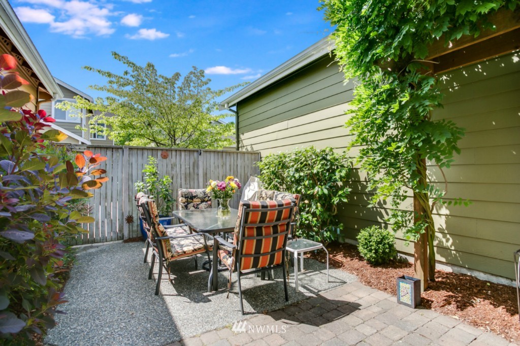 4611 Northeast 5th Place Renton, WA 98059 - Photo 20 of 23
