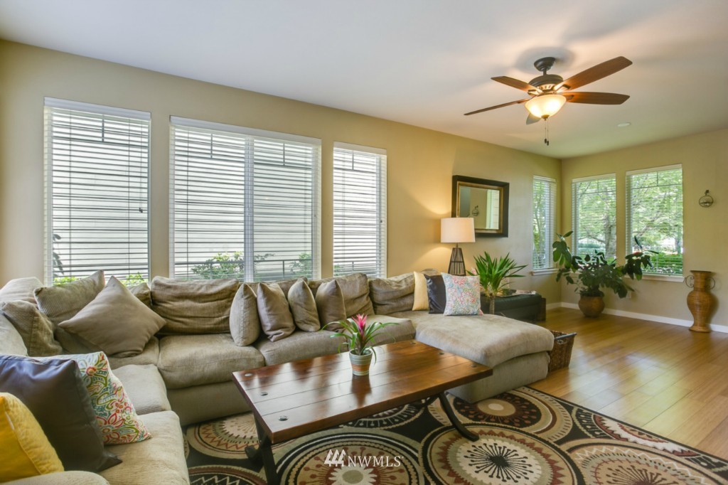 4611 Northeast 5th Place Renton, WA 98059 - Photo 3 of 23
