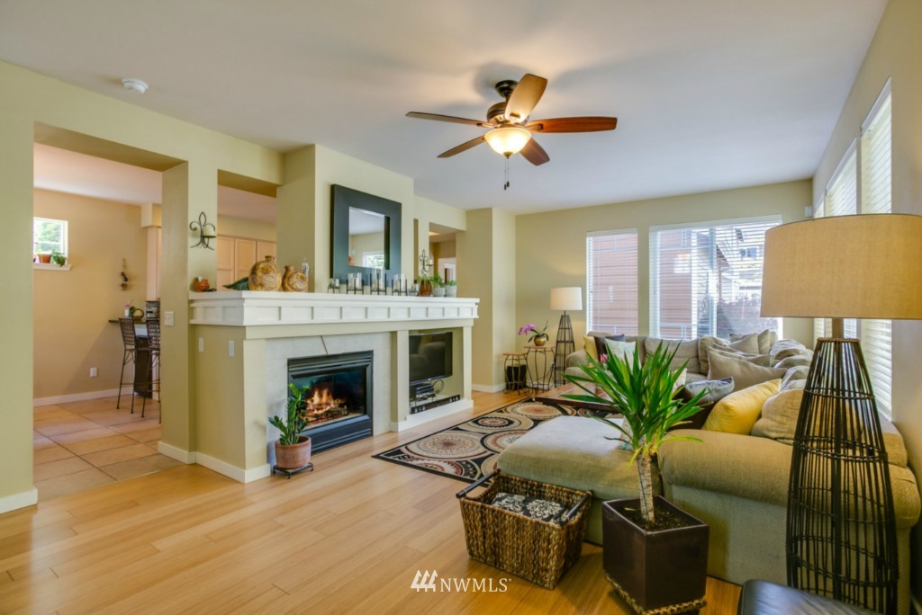 4611 Northeast 5th Place Renton, WA 98059 - Photo 4 of 23