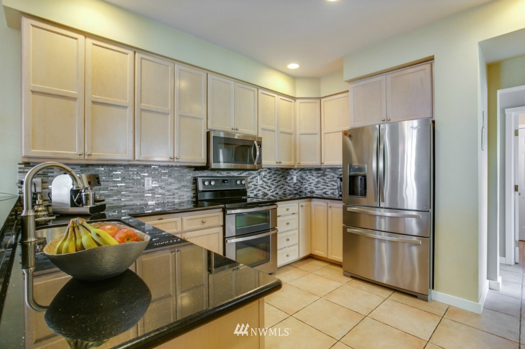 4611 Northeast 5th Place Renton, WA 98059 - Photo 7 of 23