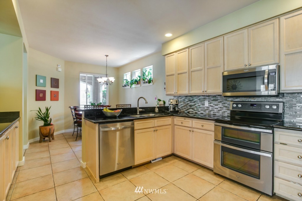 4611 Northeast 5th Place Renton, WA 98059 - Photo 8 of 23