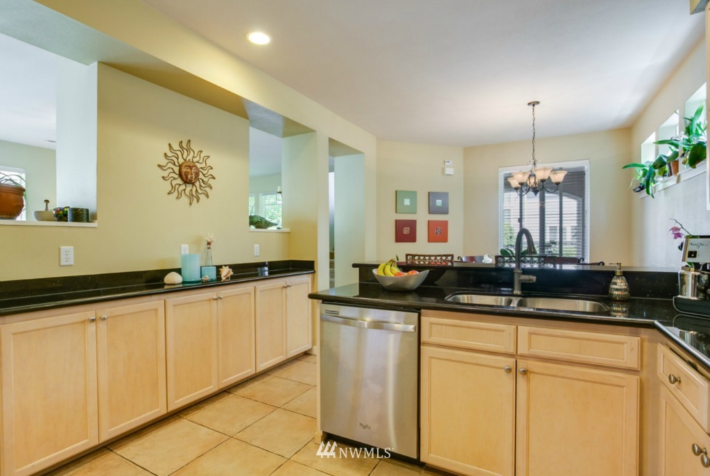 4611 Northeast 5th Place Renton, WA 98059 - Photo 9 of 23