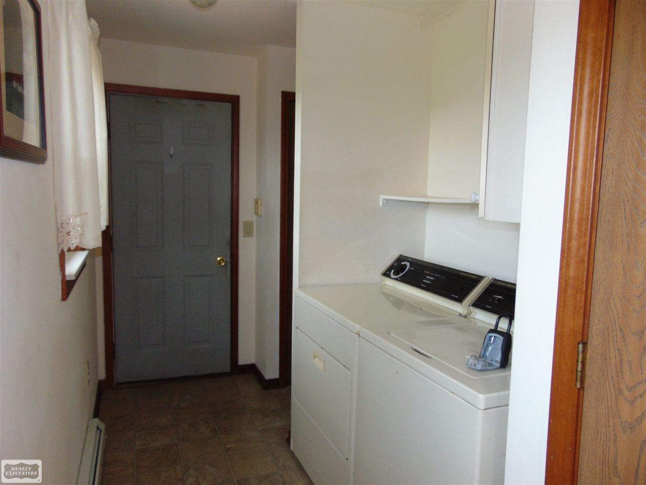 62010 New Haven Road Ray, MI 48096 - Photo 7 of 24 31293202-6.JPG