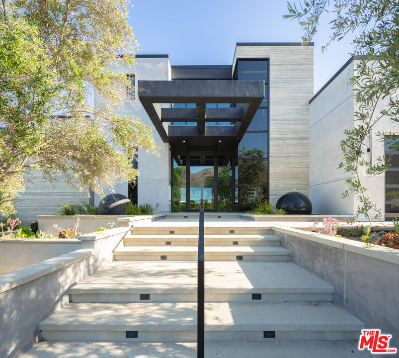 23917 Malibu Road Malibu, CA 90265 - Photo 7 of 63