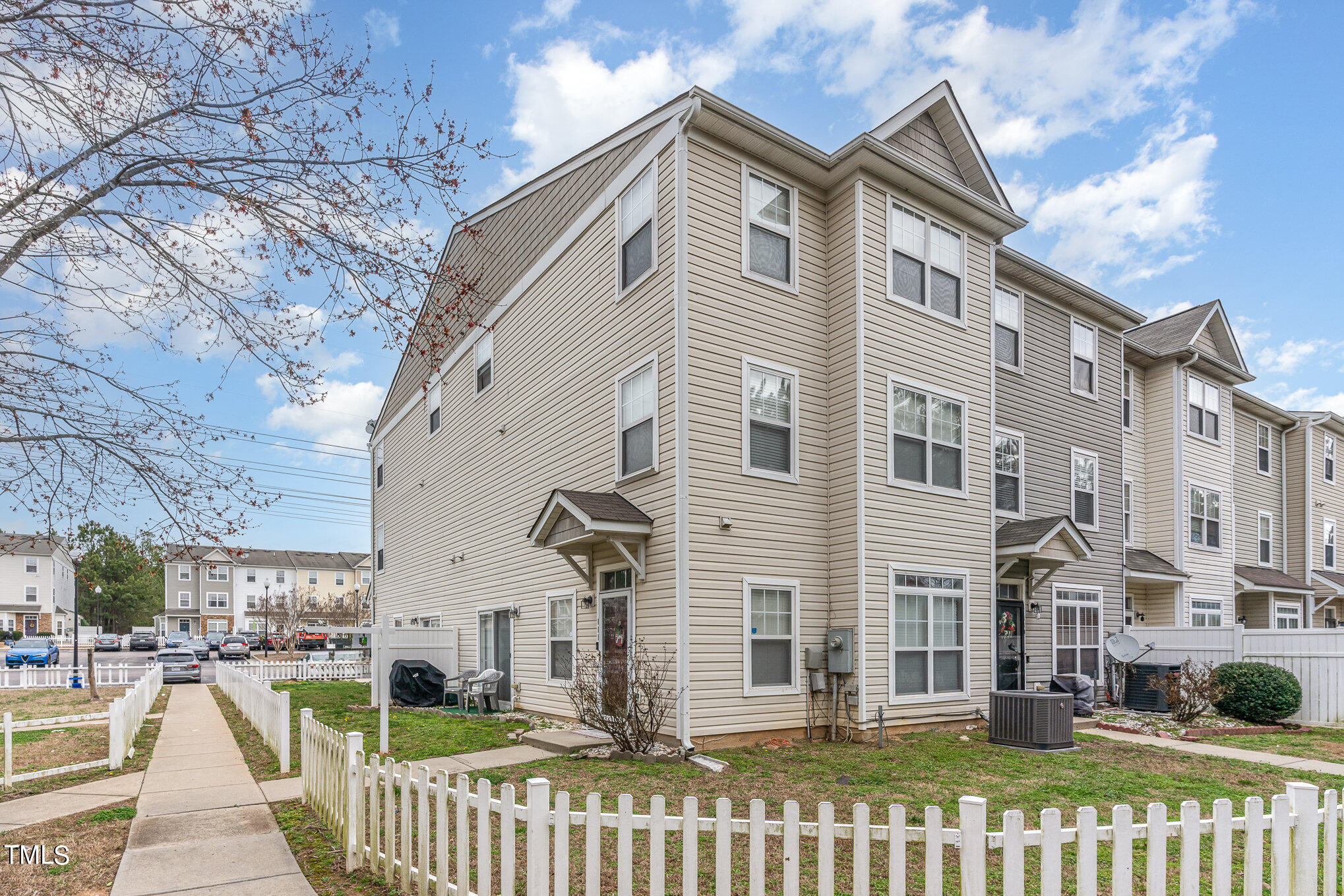 320 Gilman Lane, Unit 111 Raleigh, NC 27610 - Photo 4 of 25 Side View