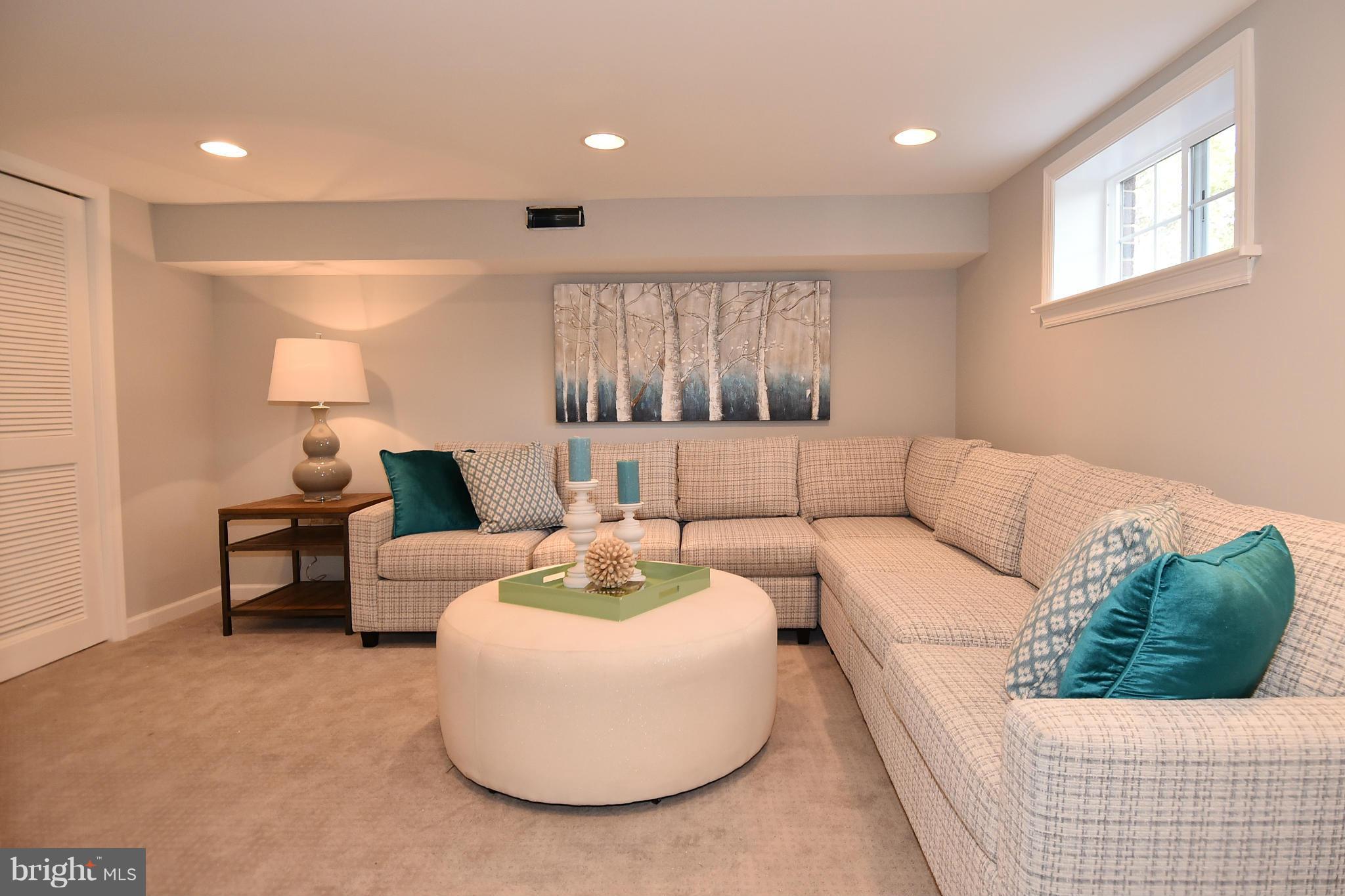 609 Deerfield Avenue Silver Spring, MD 20910 - Photo 16 of 30 Family Room