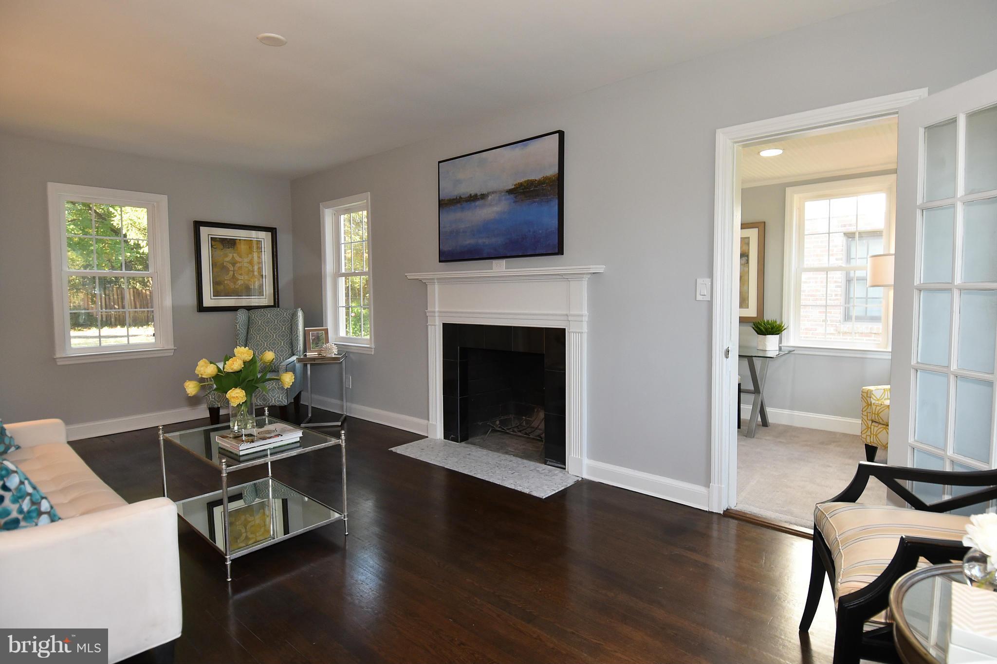 609 Deerfield Avenue Silver Spring, MD 20910 - Photo 6 of 30 Living Room