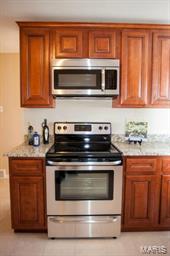 8401 Rockspring Drive St. Louis, MO 63123 - Photo 4 of 19 Gallery Image 4