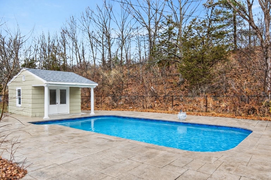 1785 Great Pond Road North Andover, MA 01845 - Photo 5 of 38