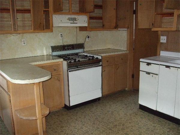 76-78 Westfield Road Holyoke, MA 01040 - Photo 3 of 3 Gallery Image 3