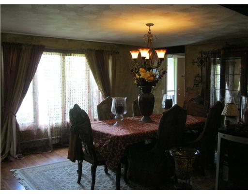 122 Amherst Road Cranston, RI 02920 - Photo 17 of 18 Dining Room.